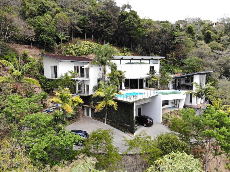 5 bed Single Family Homes For Sale in Santa Ana, San Jose - 1